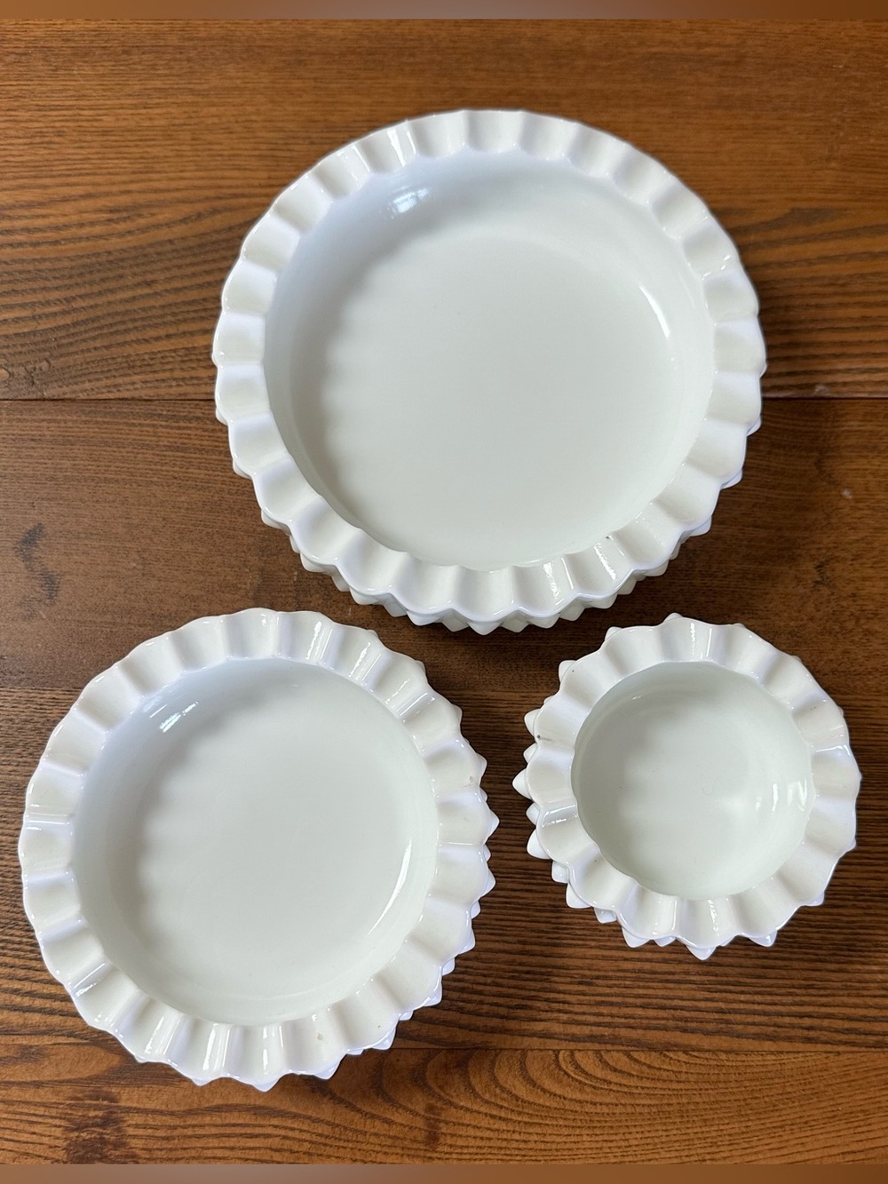 Set of 3 Vintage Fenton white hobnail round nesting ashtray trinket dishes